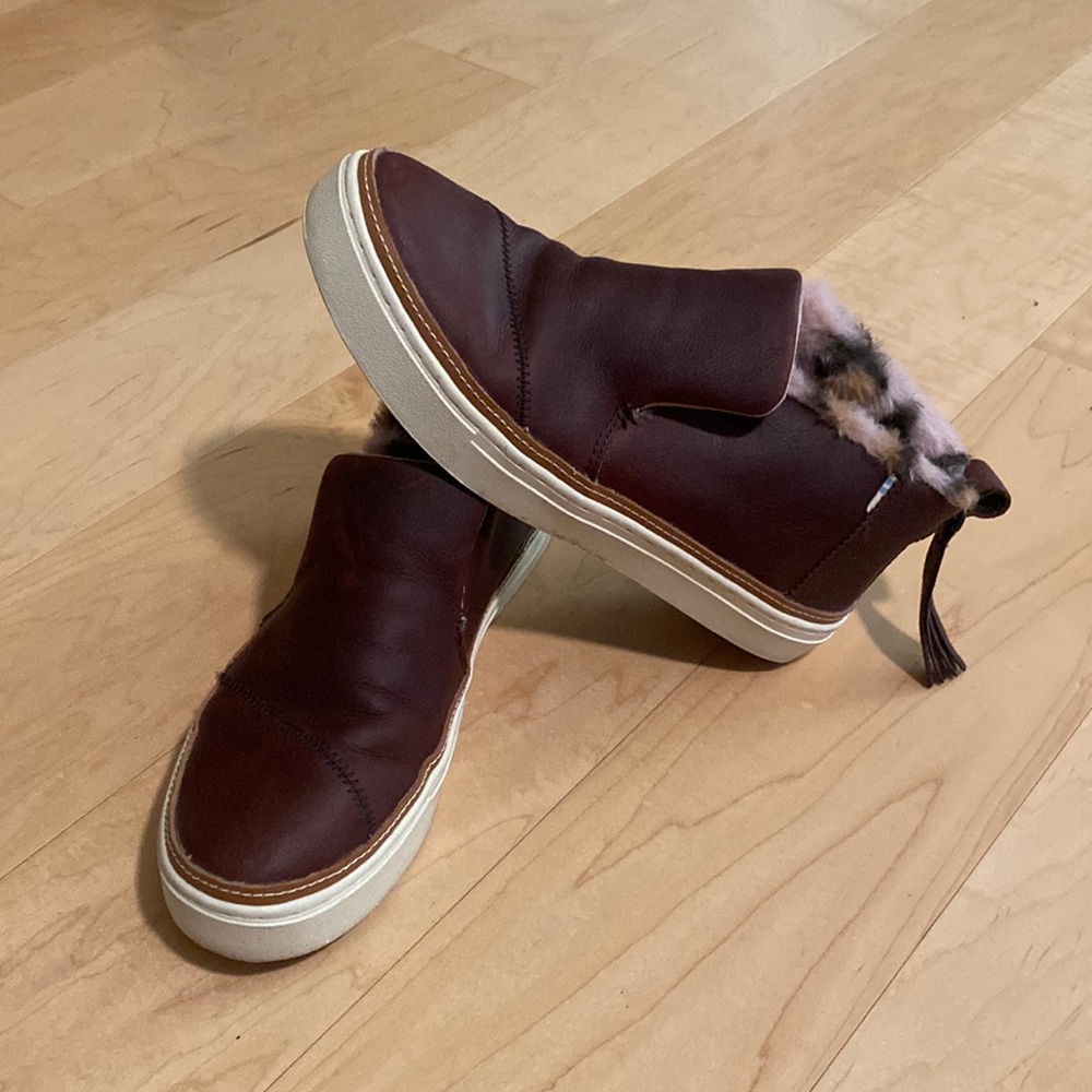 Tom’s women’s size 6.5